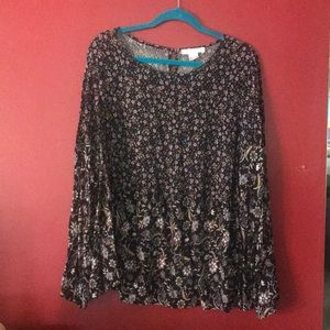 Very cute long sleeve top.  Babydoll style.